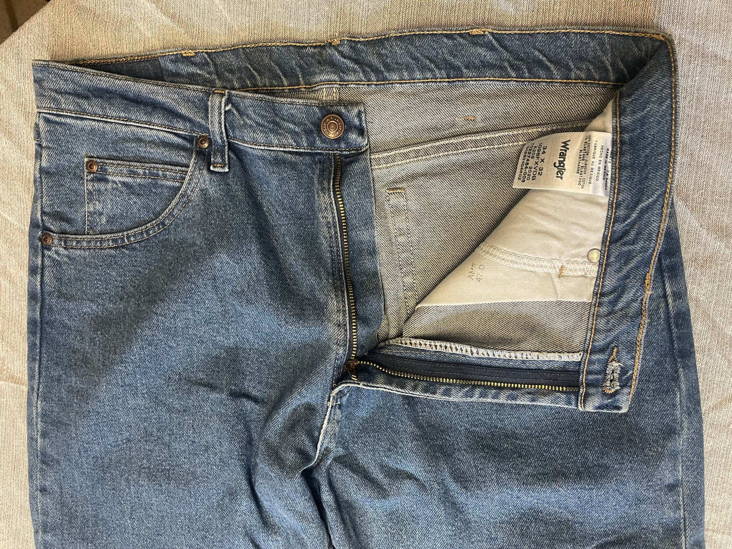 Men’s Blue Wrangler Jeans