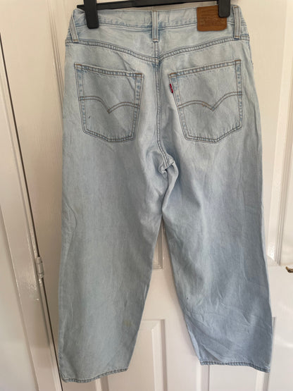 Women’s High Waisted, Straight Leg Levi’s Jeans