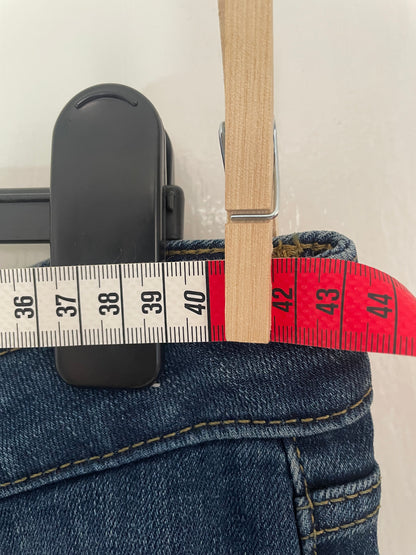 Women’s Regular Fit, Bootcut, Midrise Lee Jeans