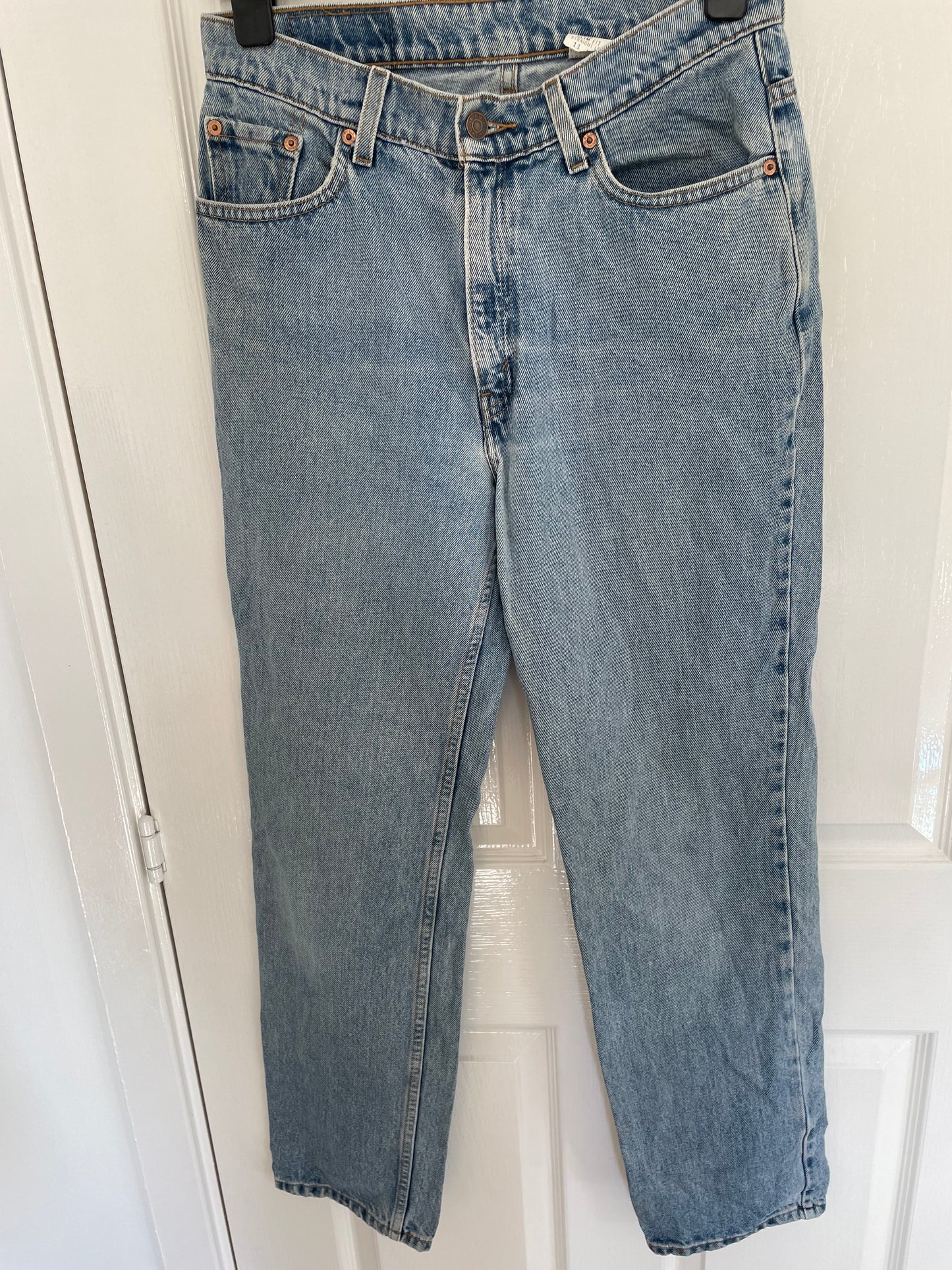 Women’s High Waisted, Slim fit, Straight Leg Levi’s Jeans