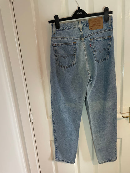 Women’s Levi’s High Waisted, Tapered Fit, Tapered Leg Petit Jeans