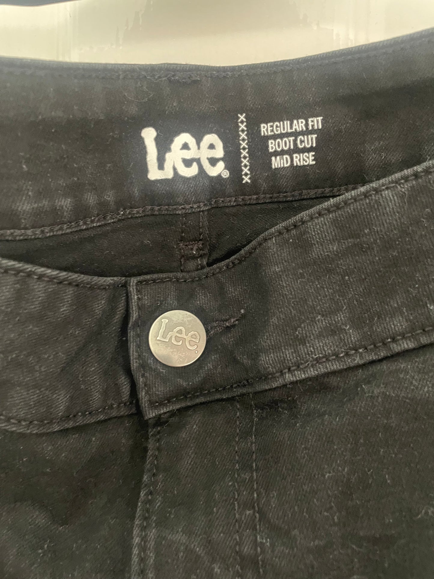 Women’s Regular Fit, Bootcut, Mid Rise Lee Jeans