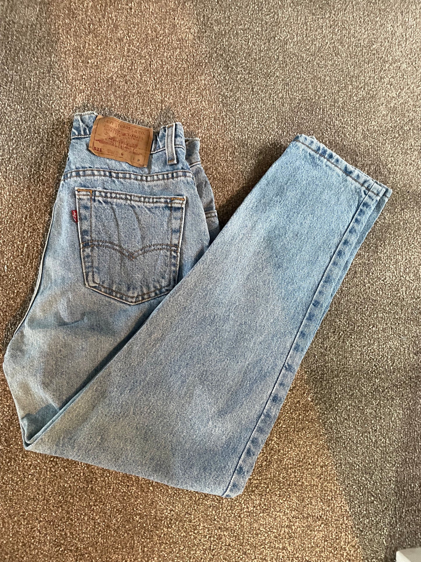 Women’s Levi’s High Waisted, Tapered Fit, Tapered Leg Petit Jeans