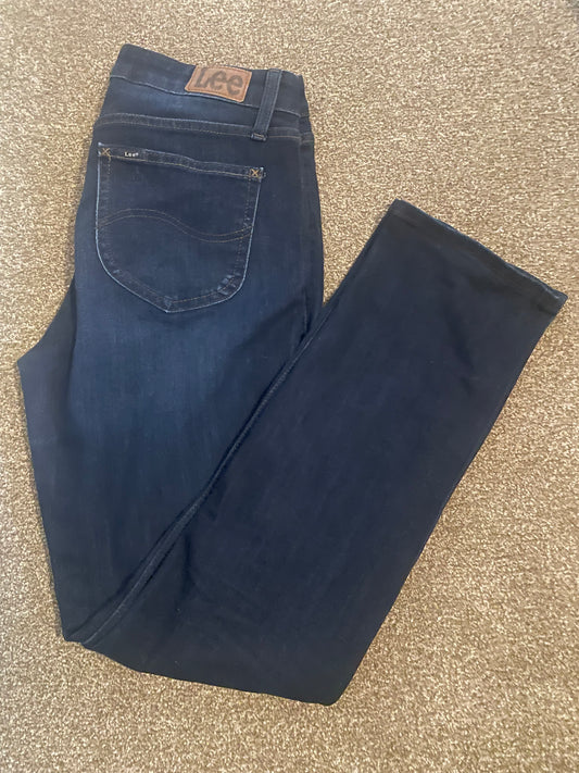 Women’s Regular Fit, Straight Leg, Mid Rise Lee Jeans