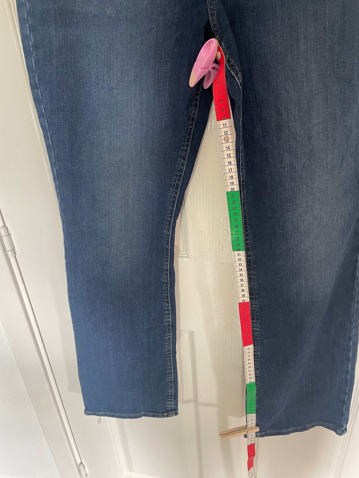 Women’s Regular Fit, Bootcut, Midrise Lee Jeans