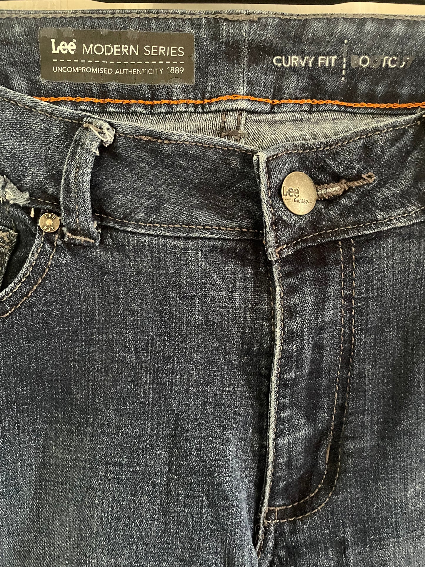 Women’s Modern Series, Curvy Fit Lee Jeans