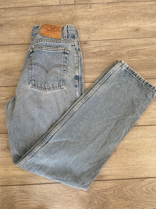 Women’s High Waisted, Slim fit, Straight Leg Levi’s Jeans