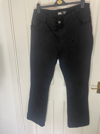 Women’s Regular Fit, Bootcut, Mid Rise Lee Jeans