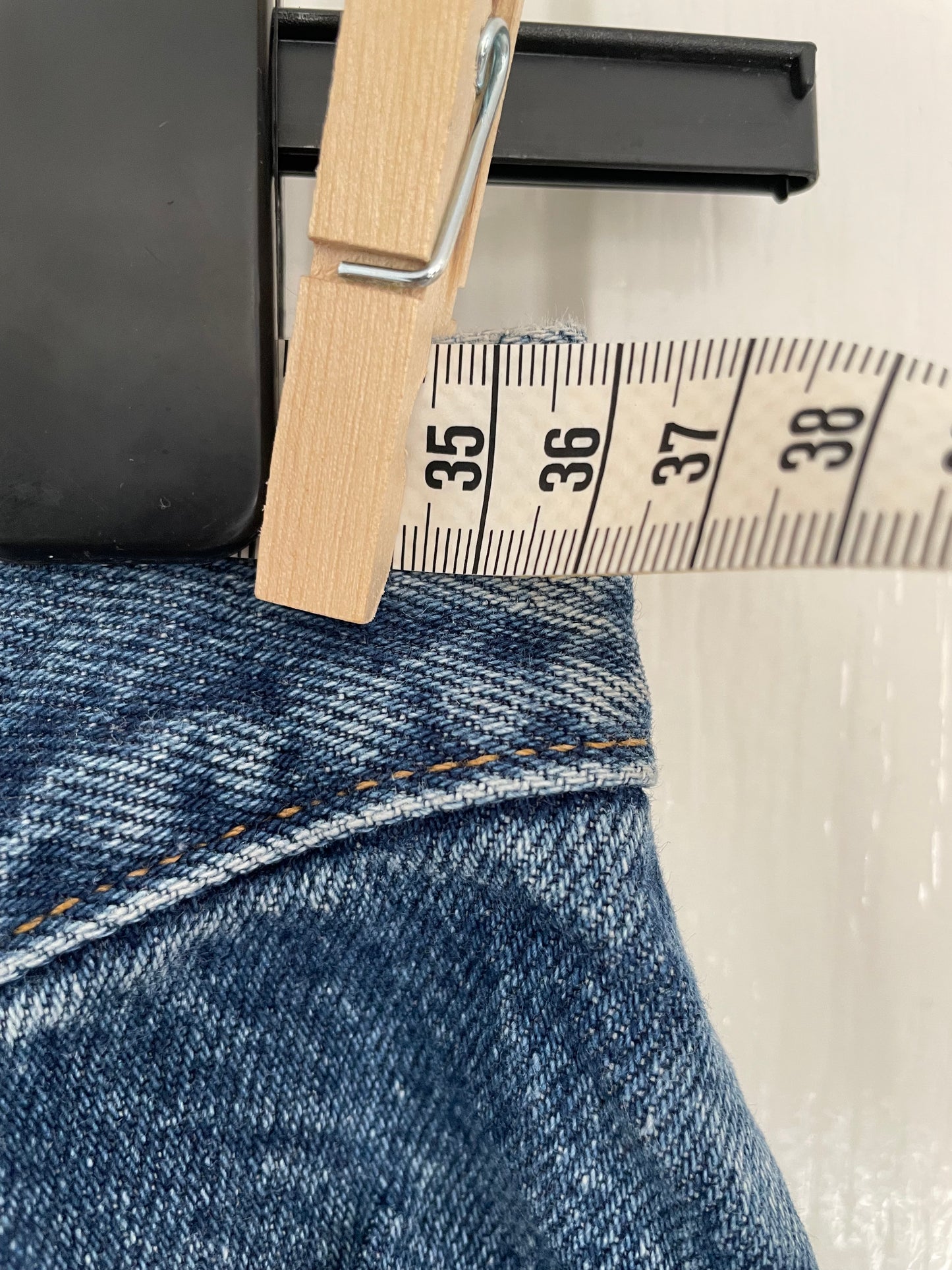 Women’s High Waited, Relaxed Fit, Tapered Leg Levi’s Jeans