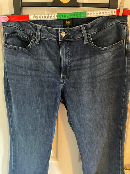 Women’s Straight Leg Lee Jeans