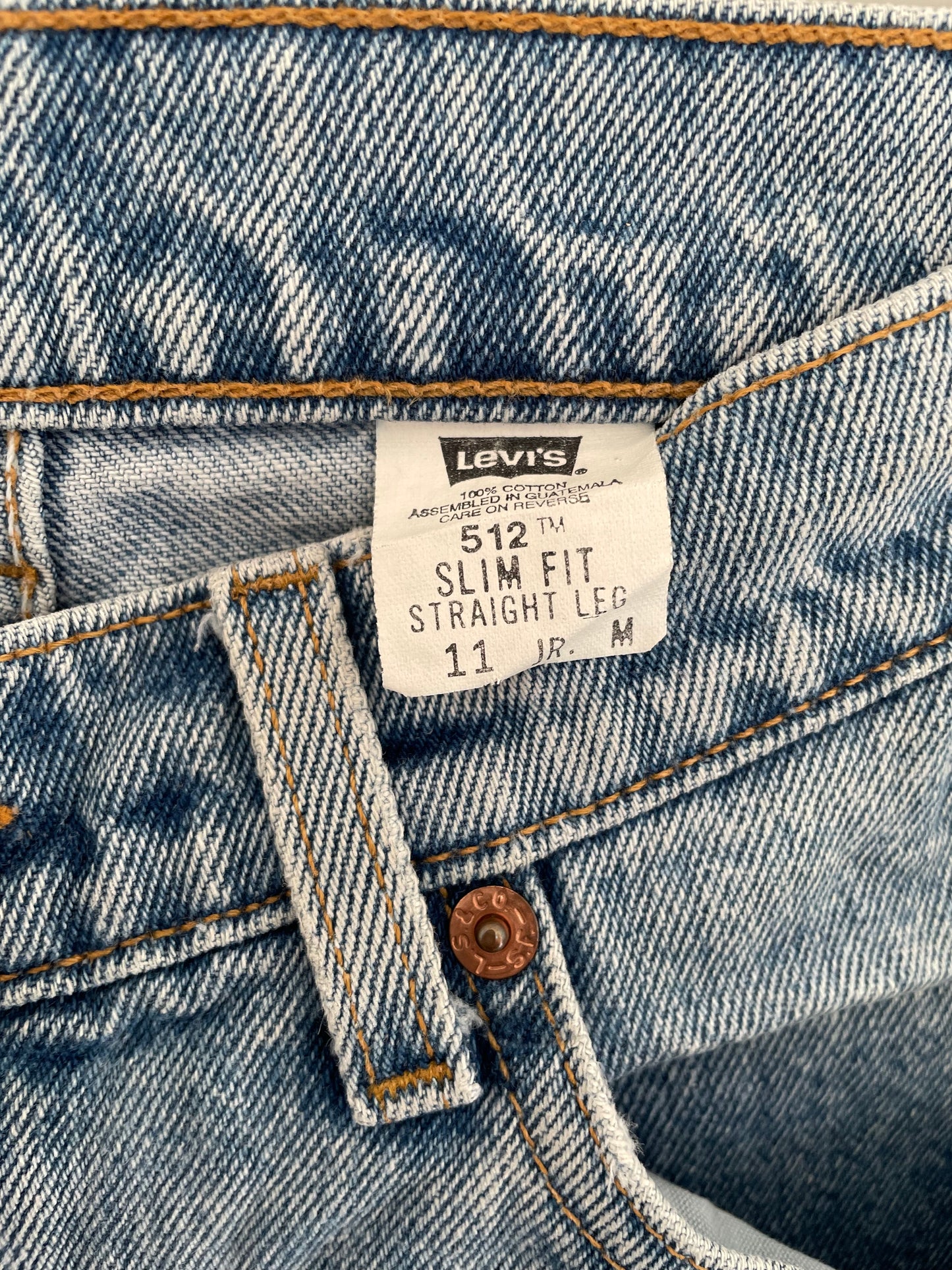 Women’s High Waisted, Slim fit, Straight Leg Levi’s Jeans