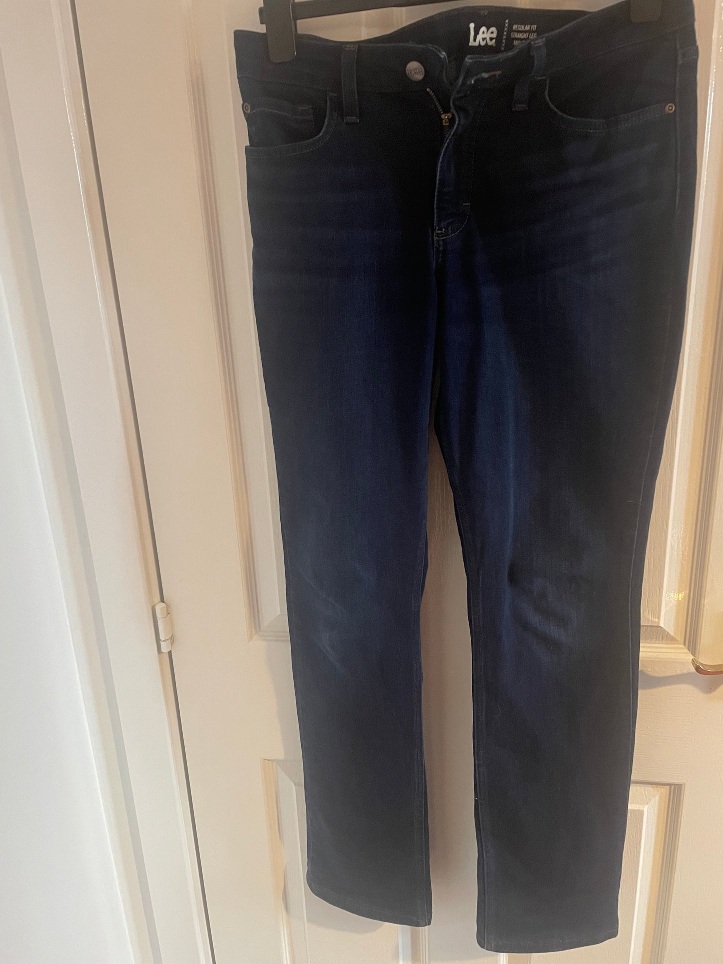 Women’s Regular Fit, Straight Leg, Mid Rise Lee Jeans