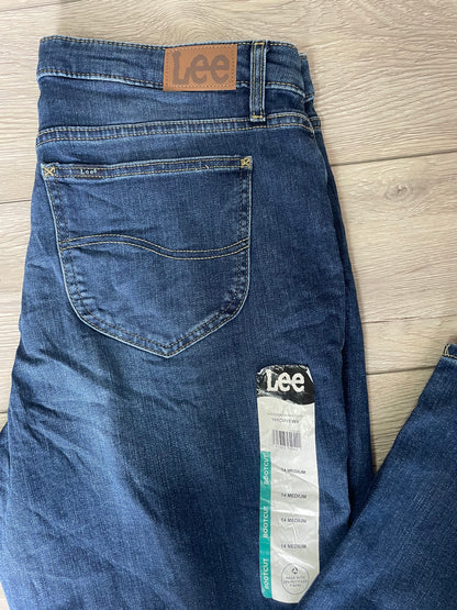 Women’s Regular Fit, Bootcut, Midrise Lee Jeans