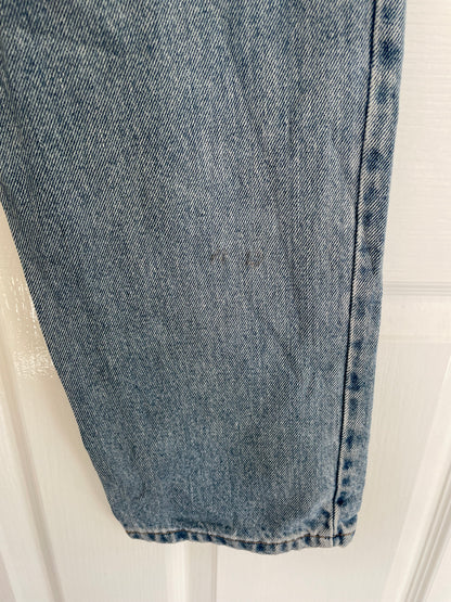 Women’s High Waisted, Slim fit, Straight Leg Levi’s Jeans