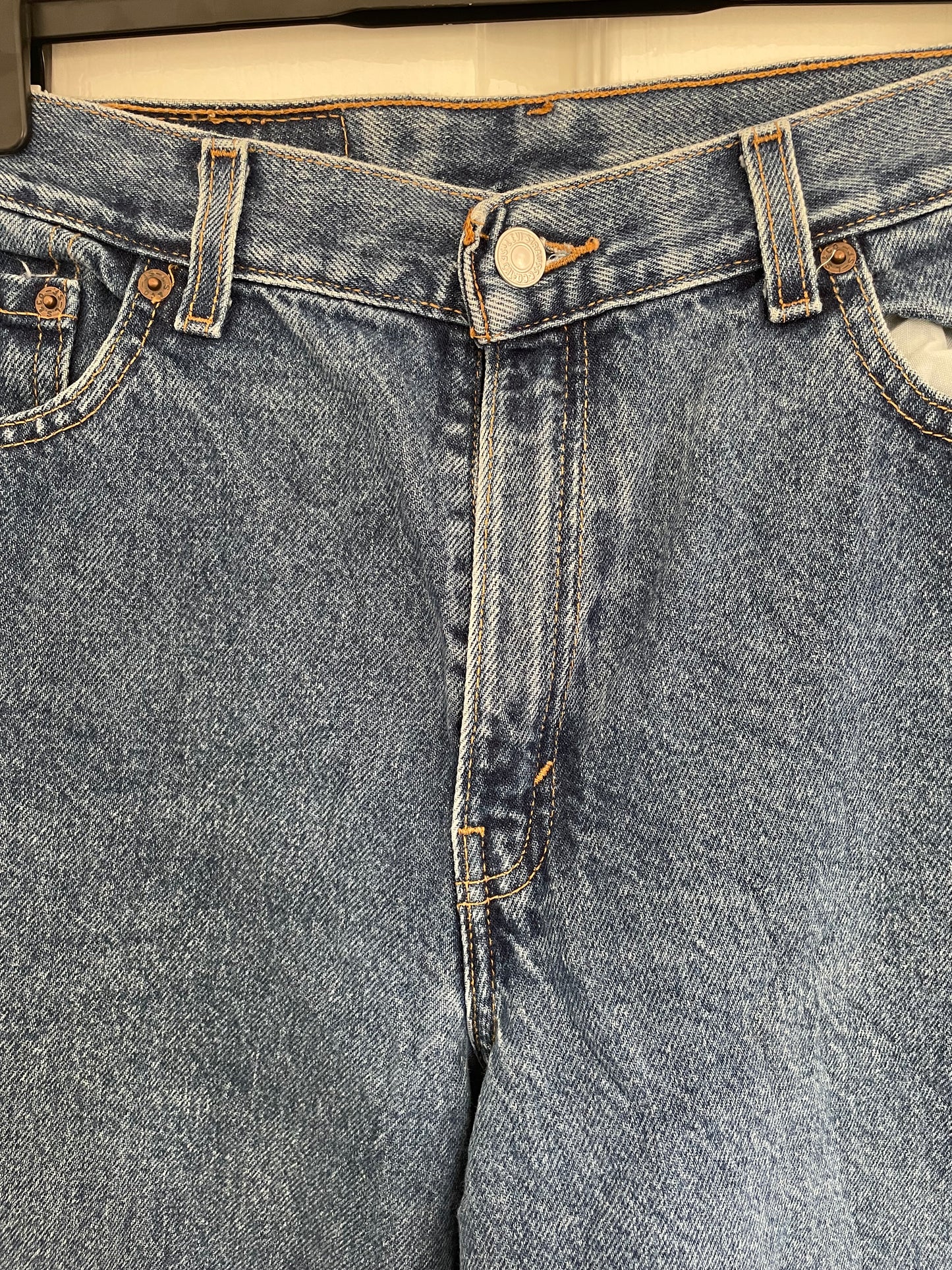 Women’s High Waited, Relaxed Fit, Tapered Leg Levi’s Jeans